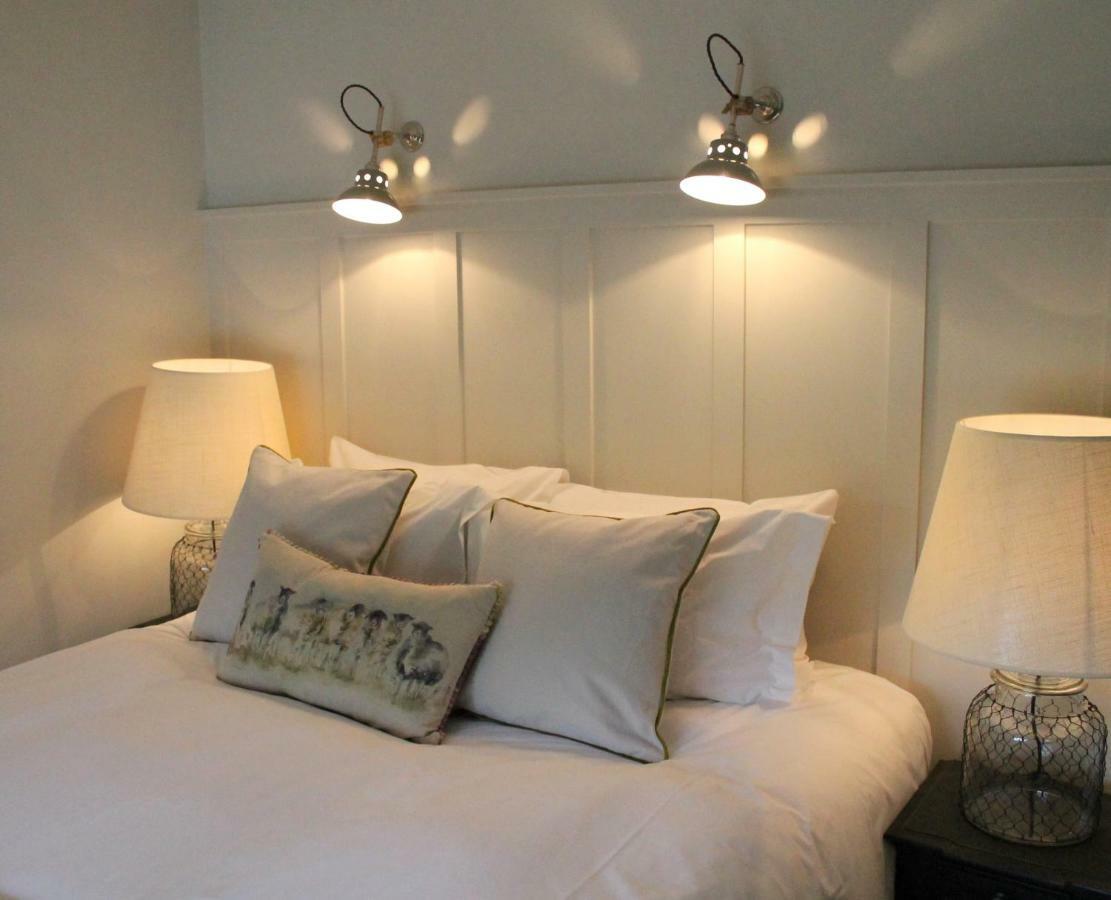 The Plough Inn Little Faringdon Zimmer foto